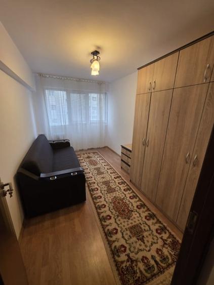Apartament cu 3 camere semidecomandat, mobilat în Iancului