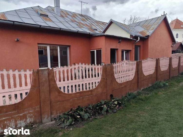 Casă cu 3 camere cu Teren 100 Mp în Central