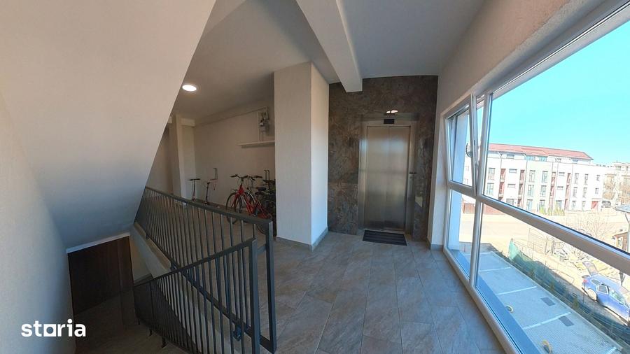 Apartament cu 3 camere în Tractorul