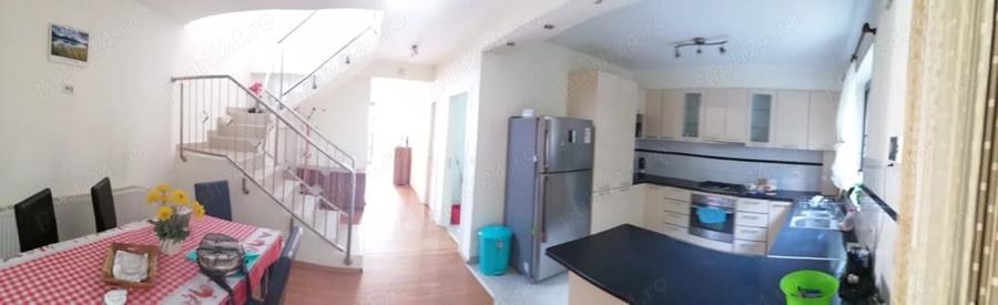 Casă cu 4 camere în Central