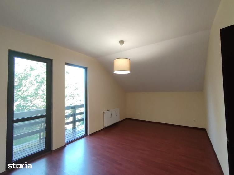 Casă cu 5 camere cu Teren 505 Mp în Corbeanca