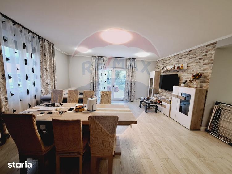 Casă cu 5 camere cu Teren 2100 Mp în Hidiș
