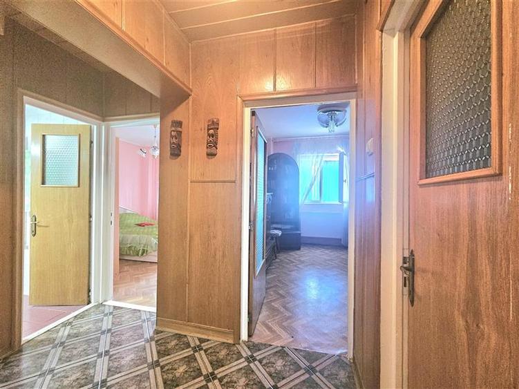 Apartament cu 3 camere decomandat în Alexandru cel Bun