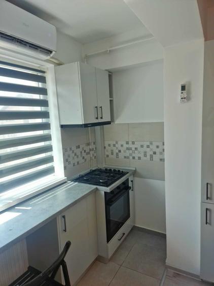 Apartament cu 2 camere semidecomandat în Valea Adâncă