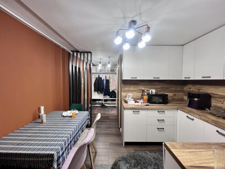 Apartament cu 3 camere decomandat, mobilat în Dâmbovița