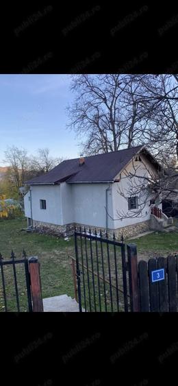 Casă cu 2 camere cu Teren 832 Mp în Central