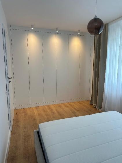 Apartament cu 2 camere semidecomandat, mobilat în Podu Roș