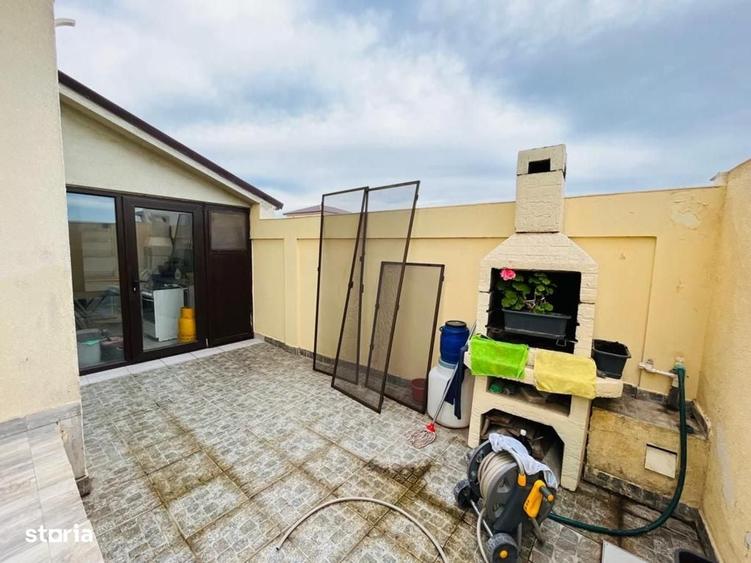 Casă cu 4 camere cu Teren 170 Mp în Palazu Mare