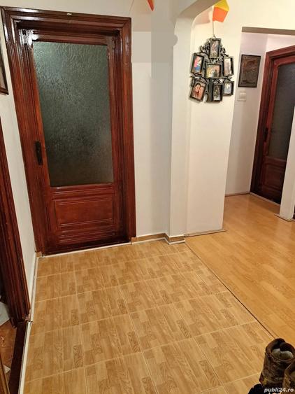 Apartament cu 4 camere decomandat în Exterior Vest