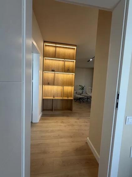 Apartament cu 3 camere decomandat, mobilat în Florești