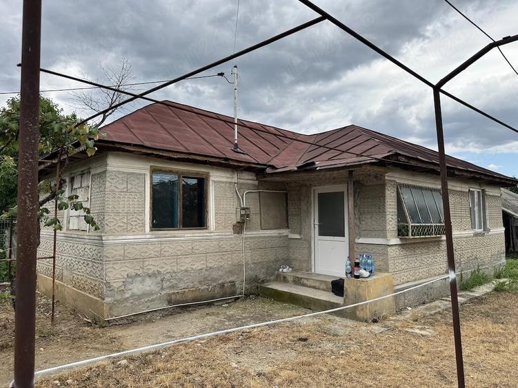 Casă cu 2 camere cu Teren 1034 Mp în Ibrianu
