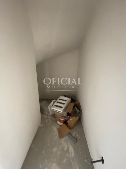 Duplex cu 6 camere cu Canalizare în Florești