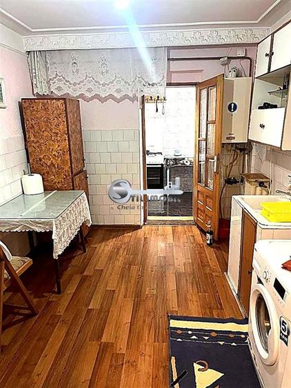 Apartament cu 3 camere decomandat, mobilat în Dacia