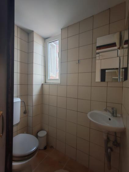 Apartament cu 3 camere semidecomandat în Grădina Icoanei