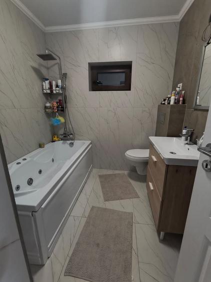 Casă individuală cu 5 camere cu Canalizare în Coiciu