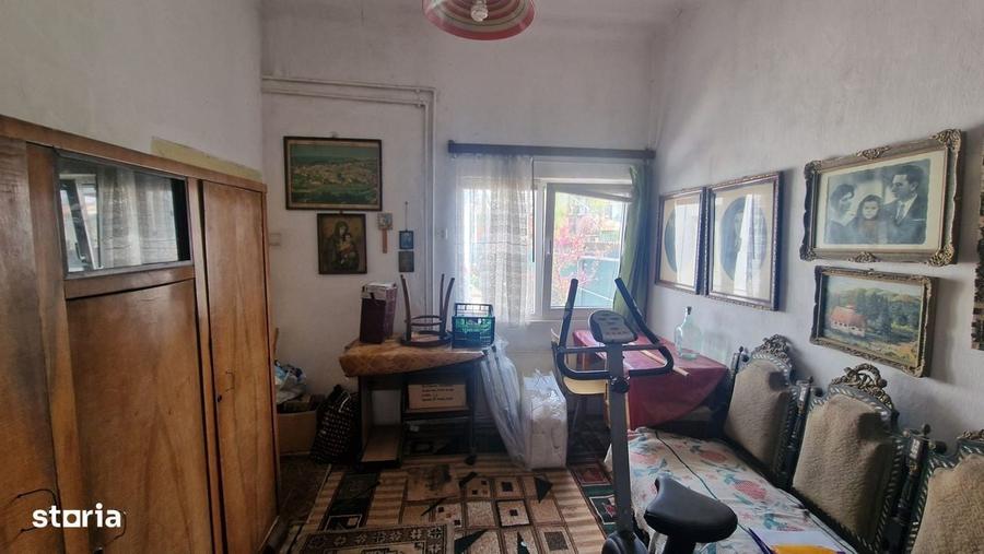 Casă cu 4 camere în Sud