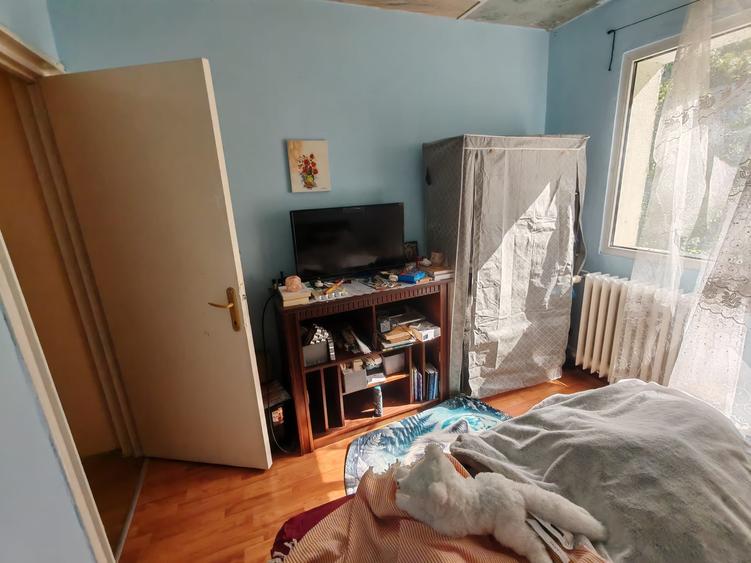 Apartament cu 4 camere decomandat în Titan
