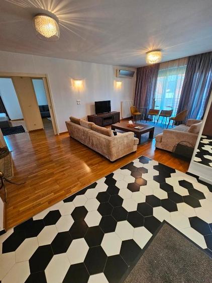 Apartament cu 3 camere decomandat în Sisești