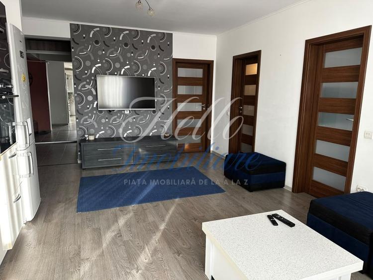 Apartament cu 3 camere decomandat în Florești