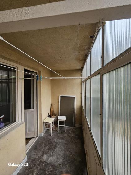 Apartament cu 3 camere decomandat în Exterior Vest