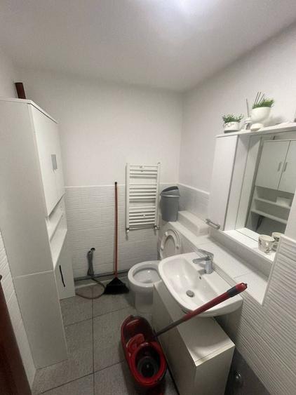 Apartament cu 2 camere semidecomandat în 1 Decembrie
