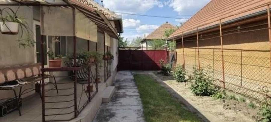 Casă cu 3 camere în Central
