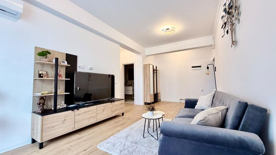 Apartament cu 2 camere decomandat, mobilat în Central