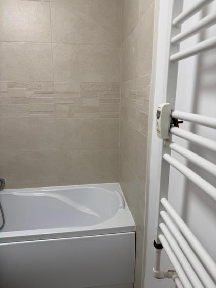 Apartament cu 2 camere semidecomandat, mobilat în Tei