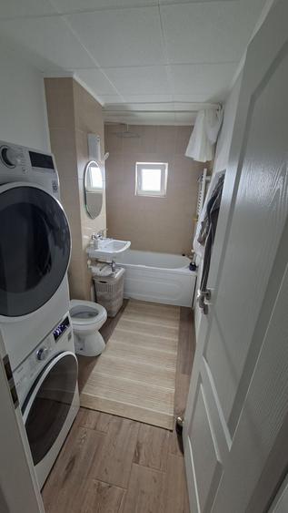 Apartament cu 3 camere decomandat în Miorița