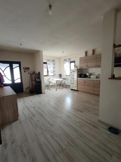 Casă cu 3 camere cu Teren 800 Mp în Central