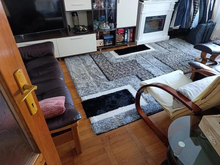 Apartament cu 4 camere decomandat în Dărmănești