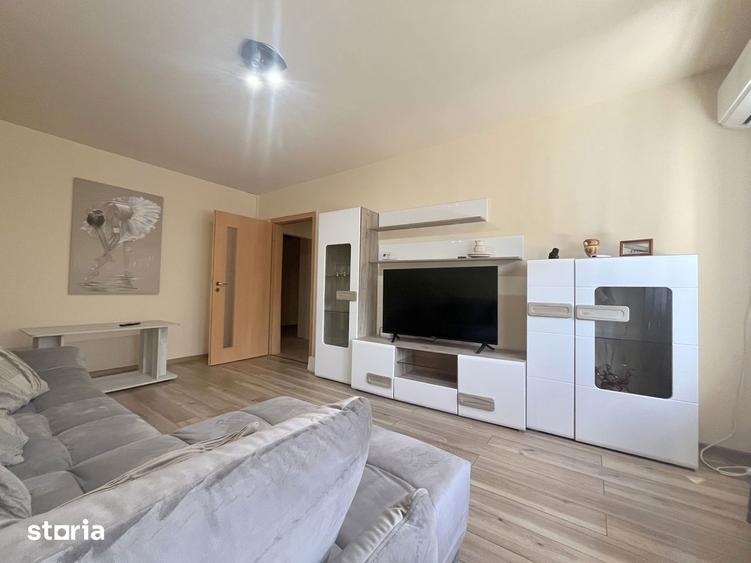 Apartament cu 4 camere decomandat în Șagului