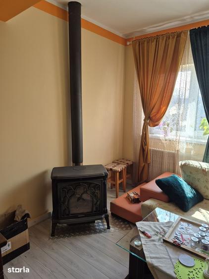 Casă cu 4 camere cu Teren 500 Mp în Stupini