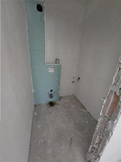 Apartament cu 4 camere decomandat în 9 Mai