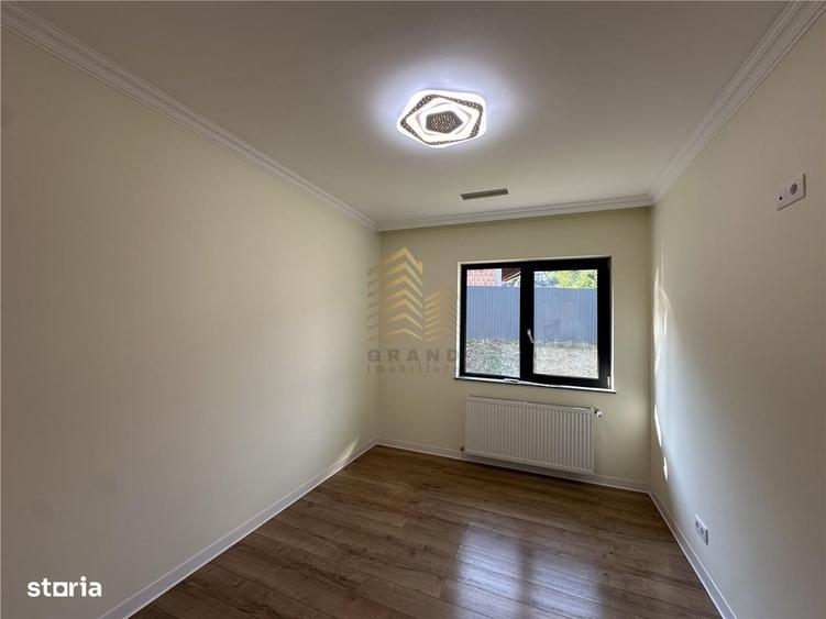 Casă cu 4 camere cu Teren 1000 Mp în Central