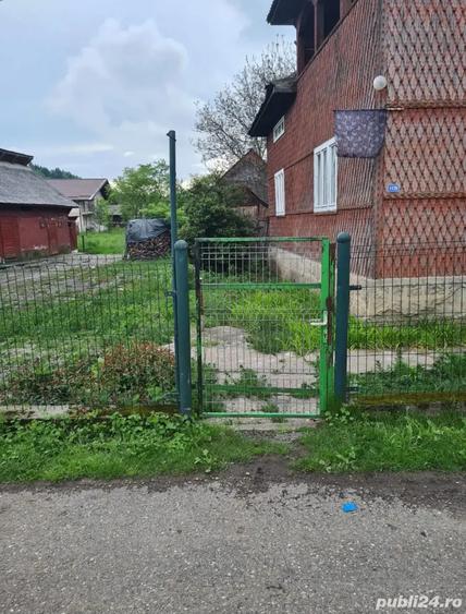 Casă cu 4 camere cu Teren 10 Mp în Moisei