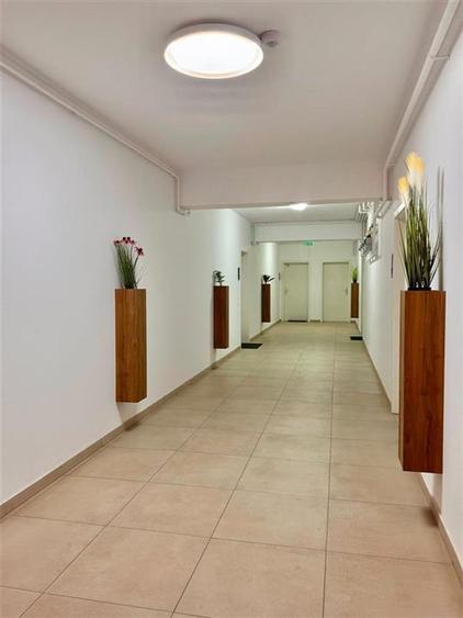 Apartament cu 2 camere decomandat în Tractorul