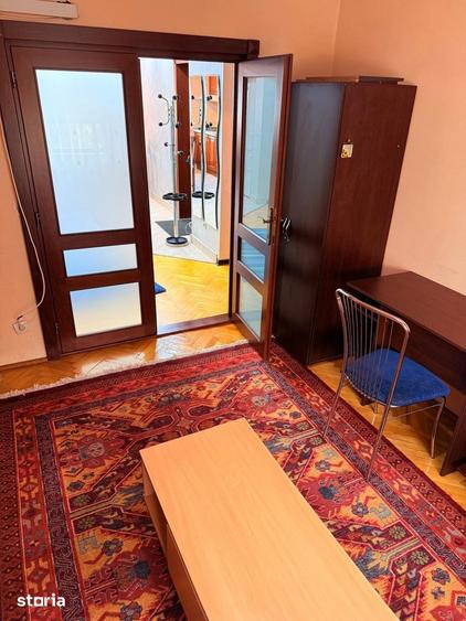 Apartament cu 4 camere decomandat în Central