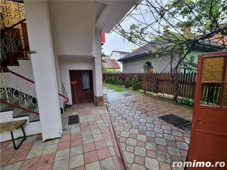 Apartament cu 3 camere, mobilat în Florilor