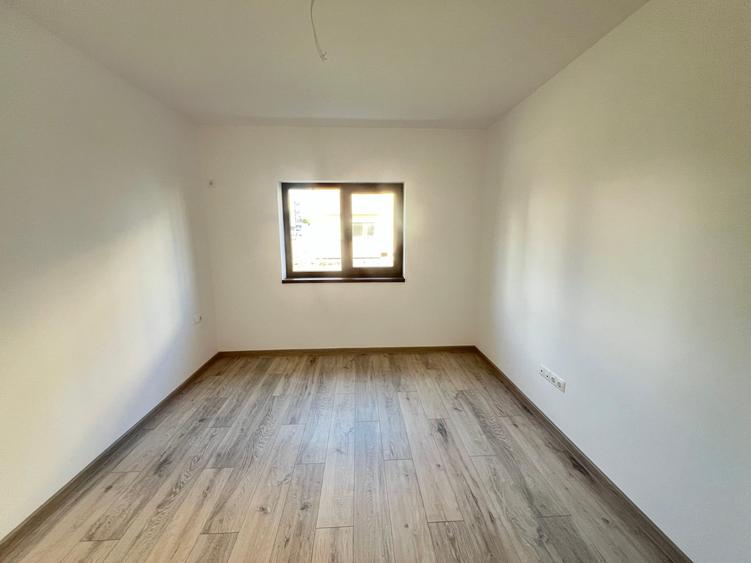 Apartament cu 3 camere decomandat în Sânpetru