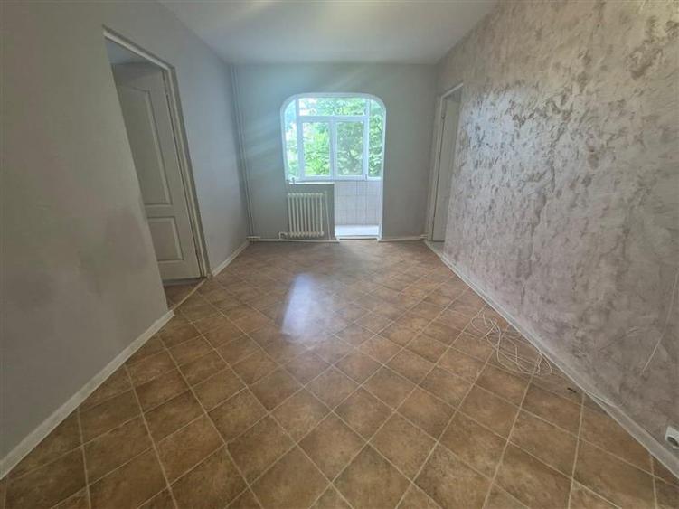 Apartament 2 camere de vanzare - 1