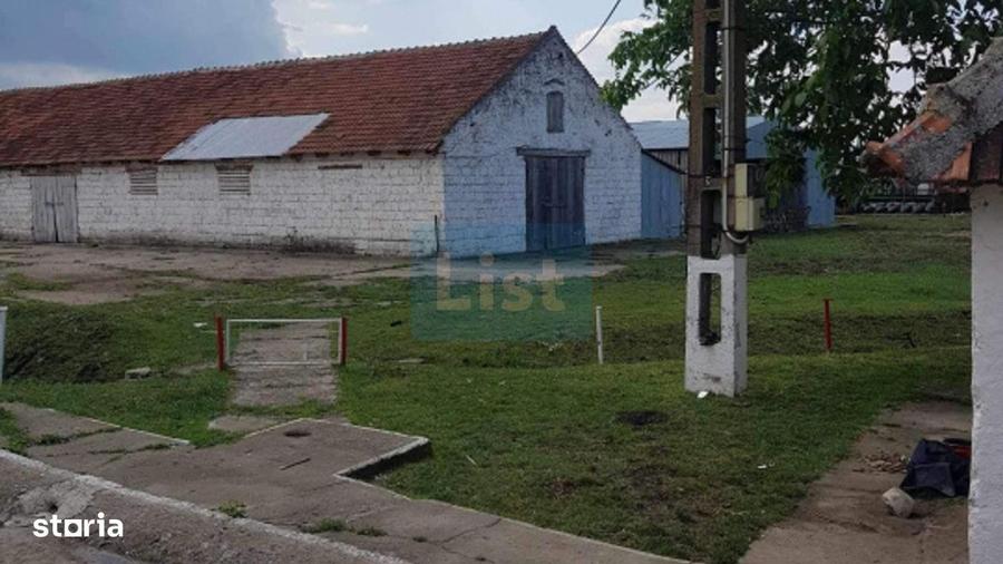 Casă cu 3 camere cu Teren 24281 Mp în Ciortea