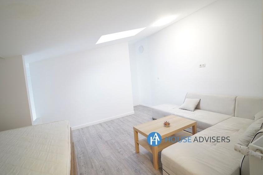 Apartament cu 2 camere semidecomandat, mobilat în Central