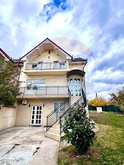 Duplex cu 7 camere cu Teren 541 Mp în Oncea