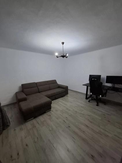 Casă cu 5 camere cu Teren 243 Mp în Brestei