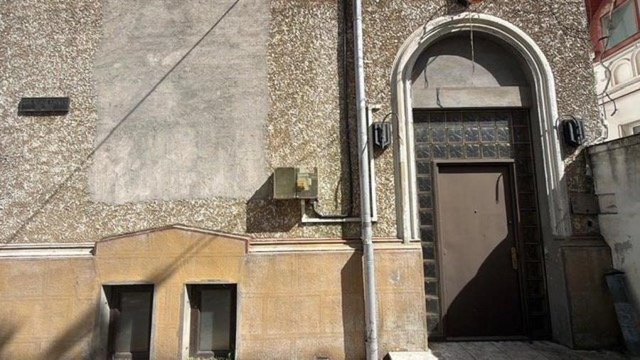 Casă individuală cu 15 camere cu Teren 540 Mp în Central