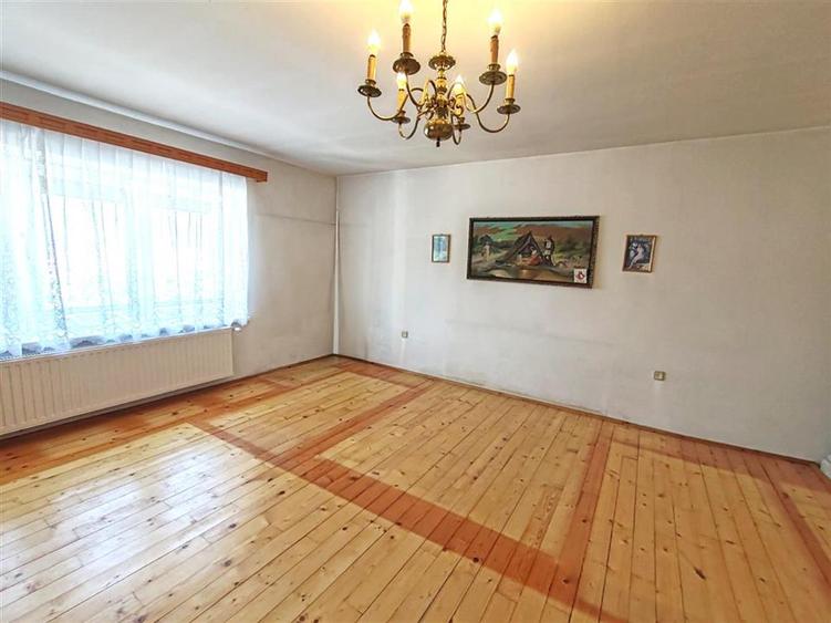 Casă individuală cu 3 camere cu Canalizare în Baciu