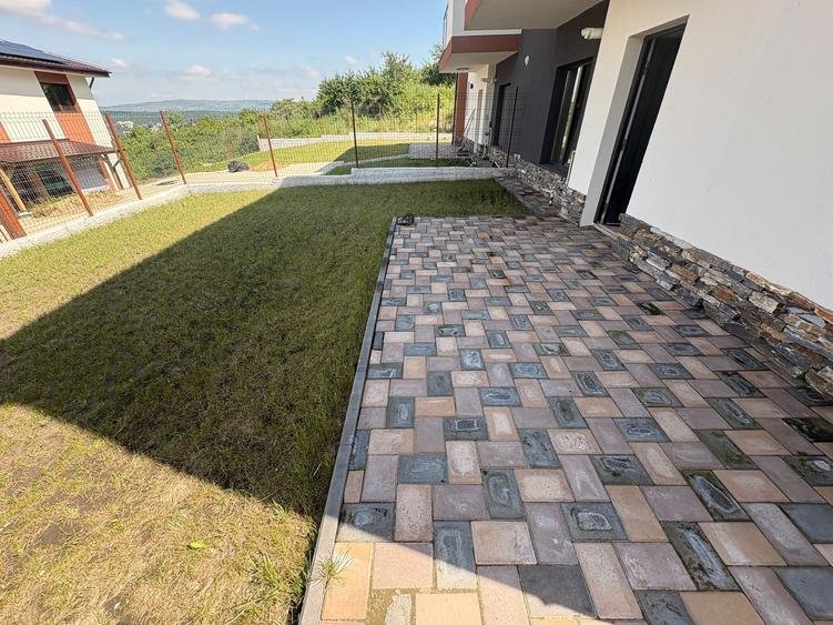 Casă cu 3 camere cu Teren 250 Mp în Cug