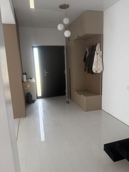 Casă cu 4 camere în Vărsătura