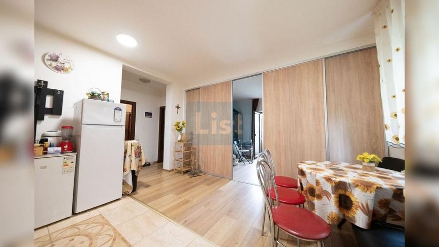 Apartament cu 3 camere semidecomandat, mobilat în Florești